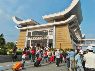Visa Run Mộc Bài Trong Ngày: Giải Pháp Gia Hạn Visa Nhanh Chóng Cho Người Nước Ngoài Tại TP.HCM crowded MB